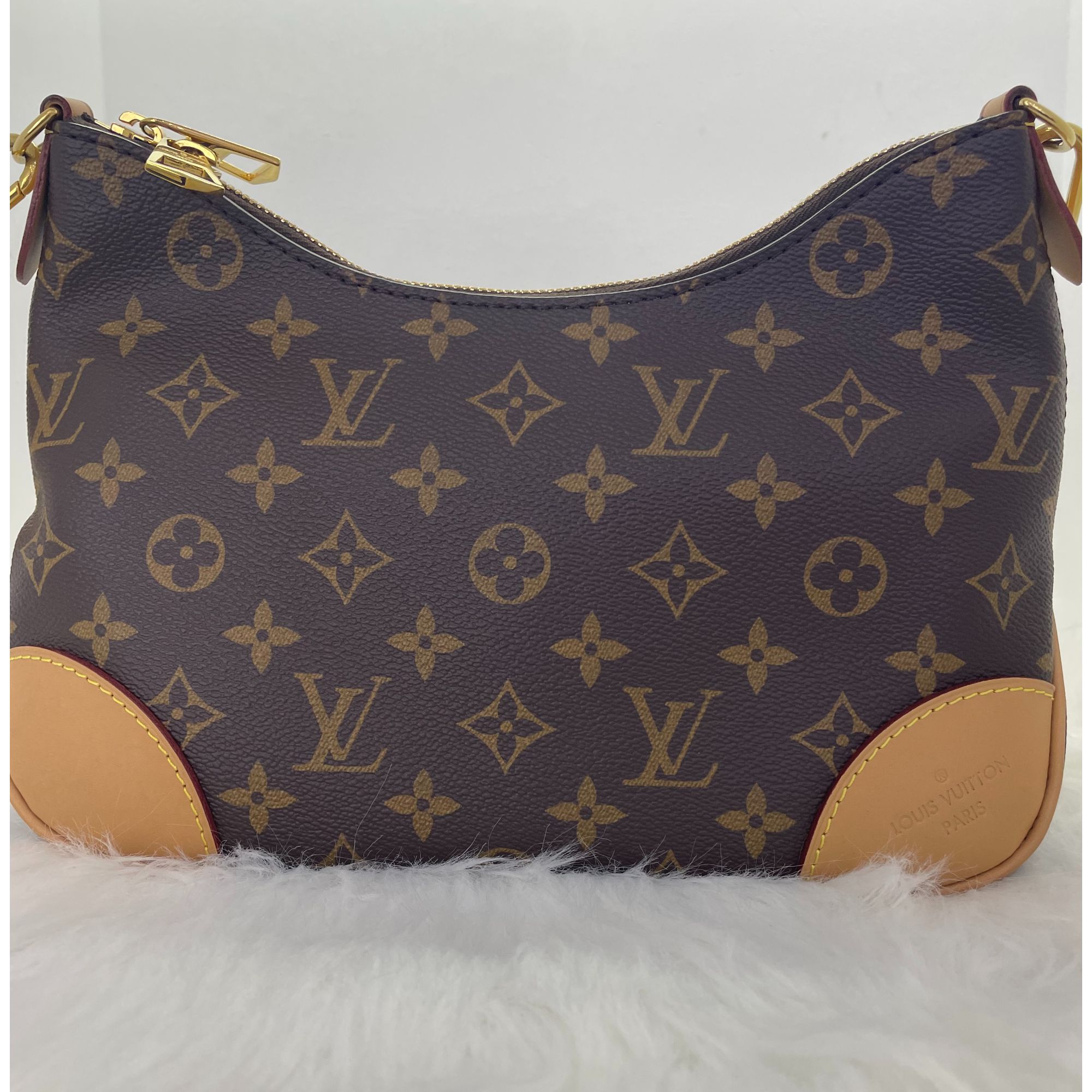 99新 LouisVuitton/路易威登 牛角包单肩斜挎简约 hn618