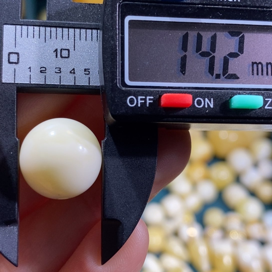 蜜蜡裸石未镶嵌微瑕