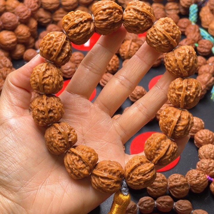 文玩核桃吊坠蛤蟆背