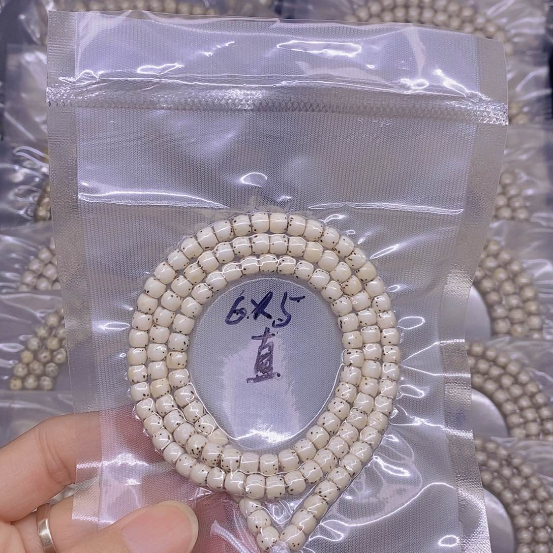 手串星月菩提海南原生态星月菩提