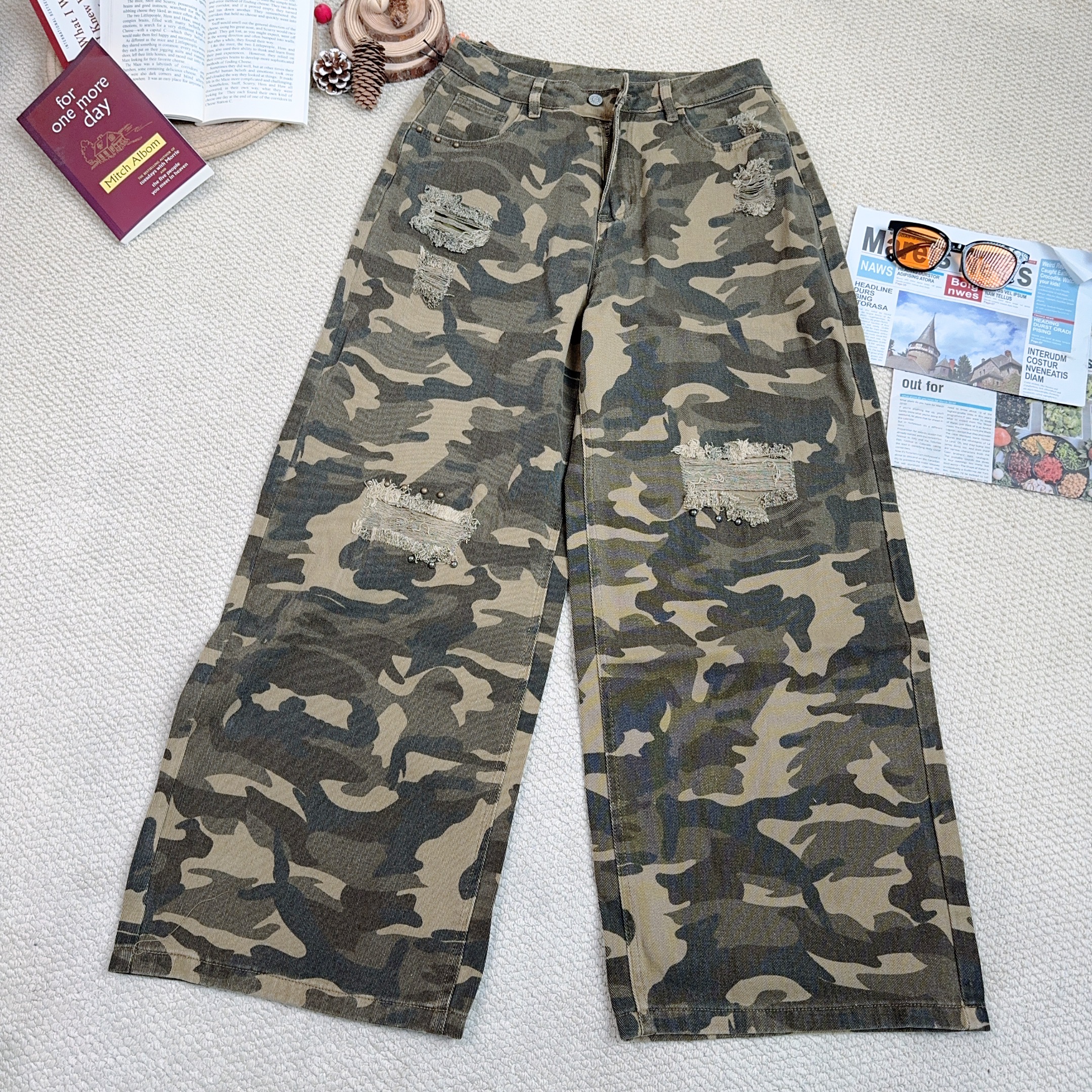 2025早春新款百搭迷彩破洞休闲裤牛仔裤9300