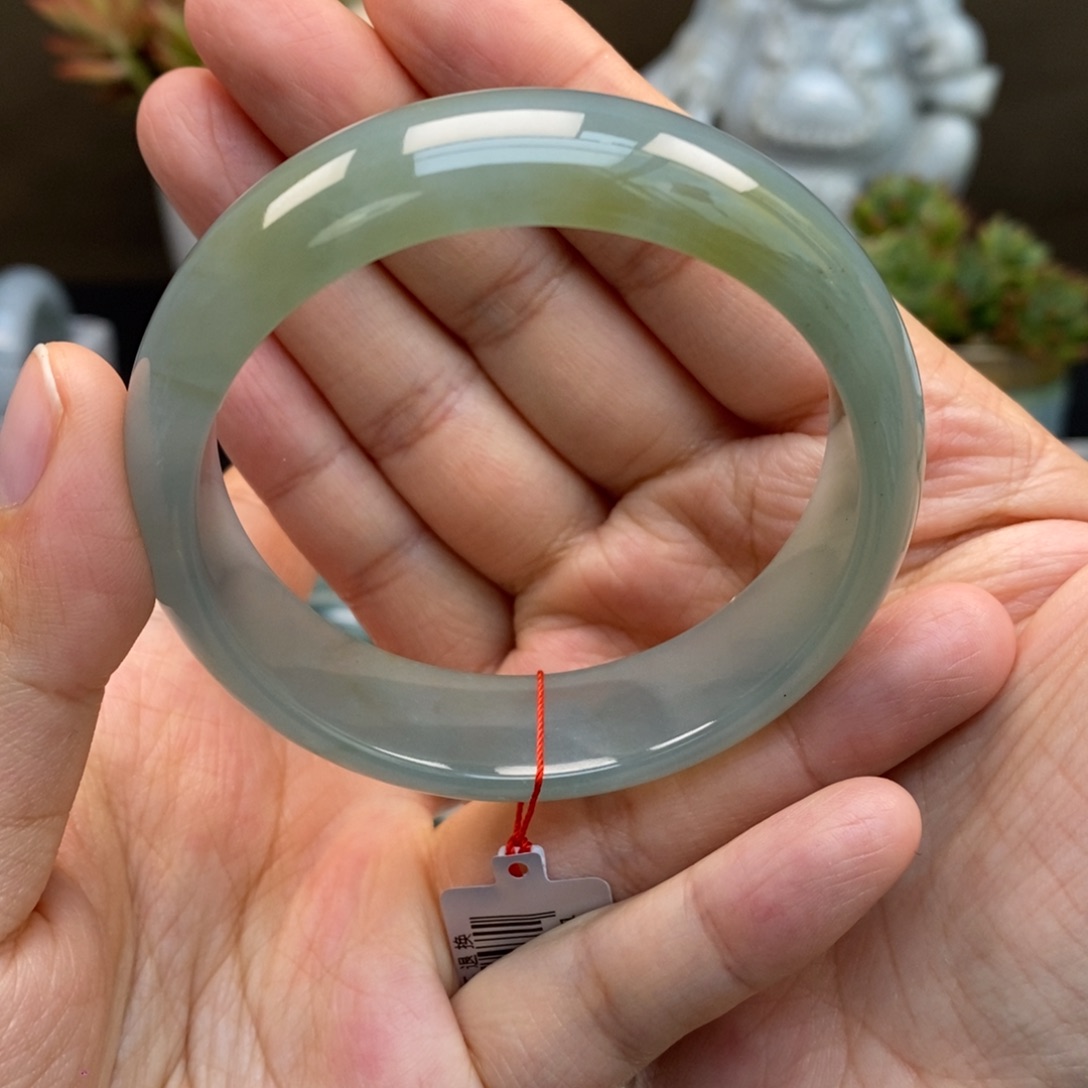 翡翠手镯未镶嵌天然