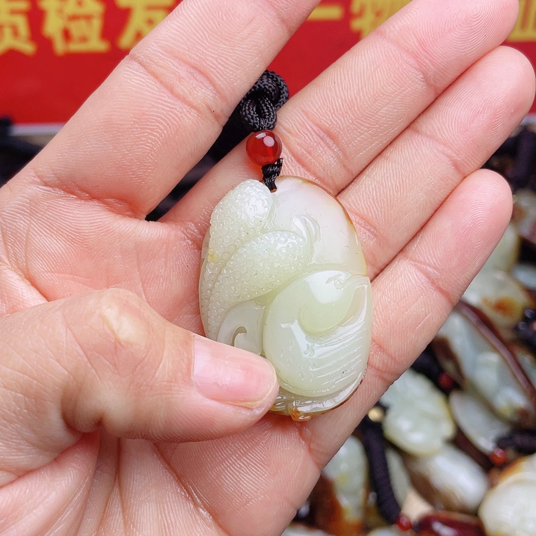 和田玉颈饰未镶嵌