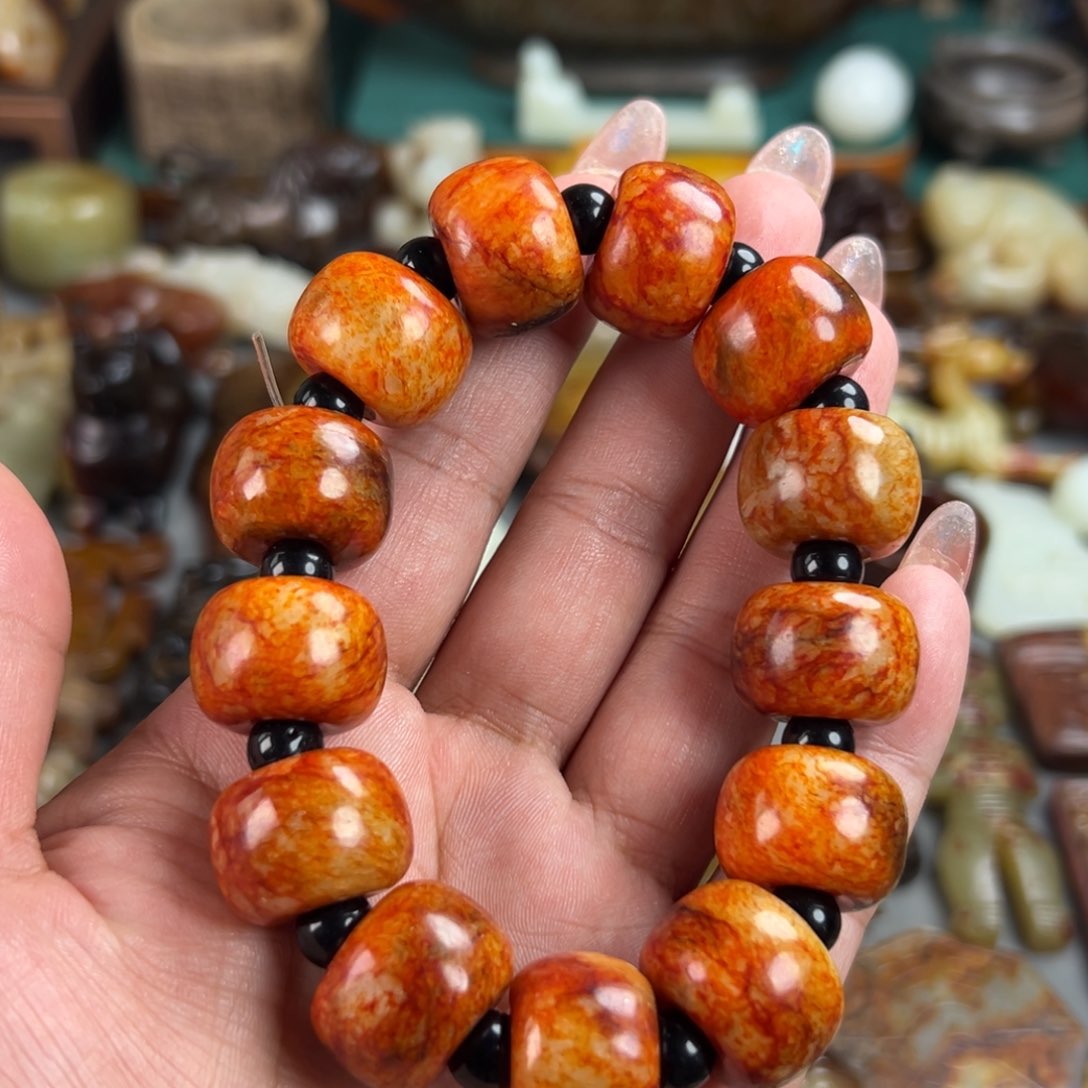 和田玉未镶嵌颈饰红***斯