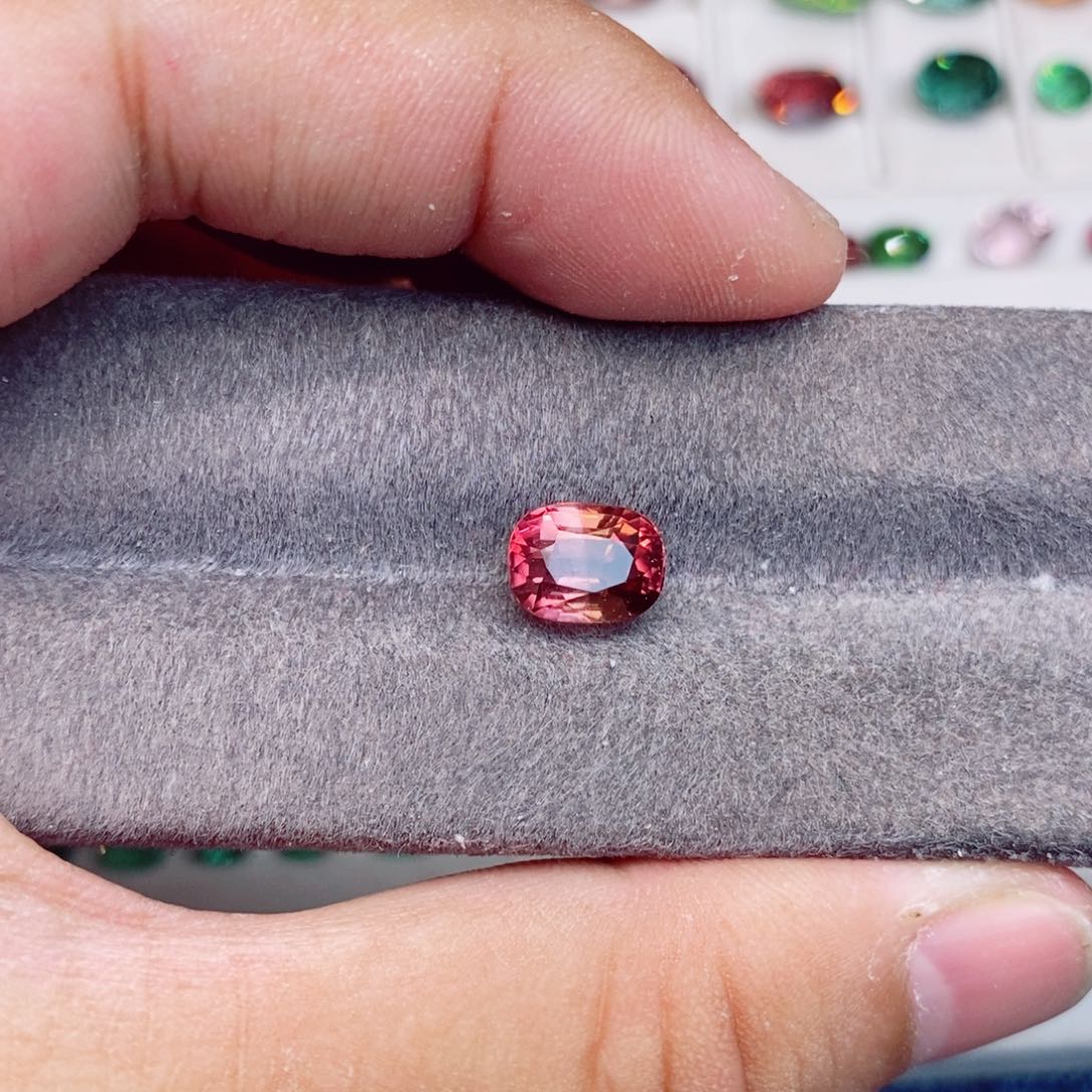 碧玺裸石未镶嵌碧玺3.22克拉