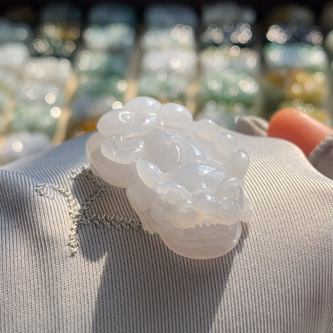 翡翠未镶嵌颈饰天然翡翠貔貅吊坠