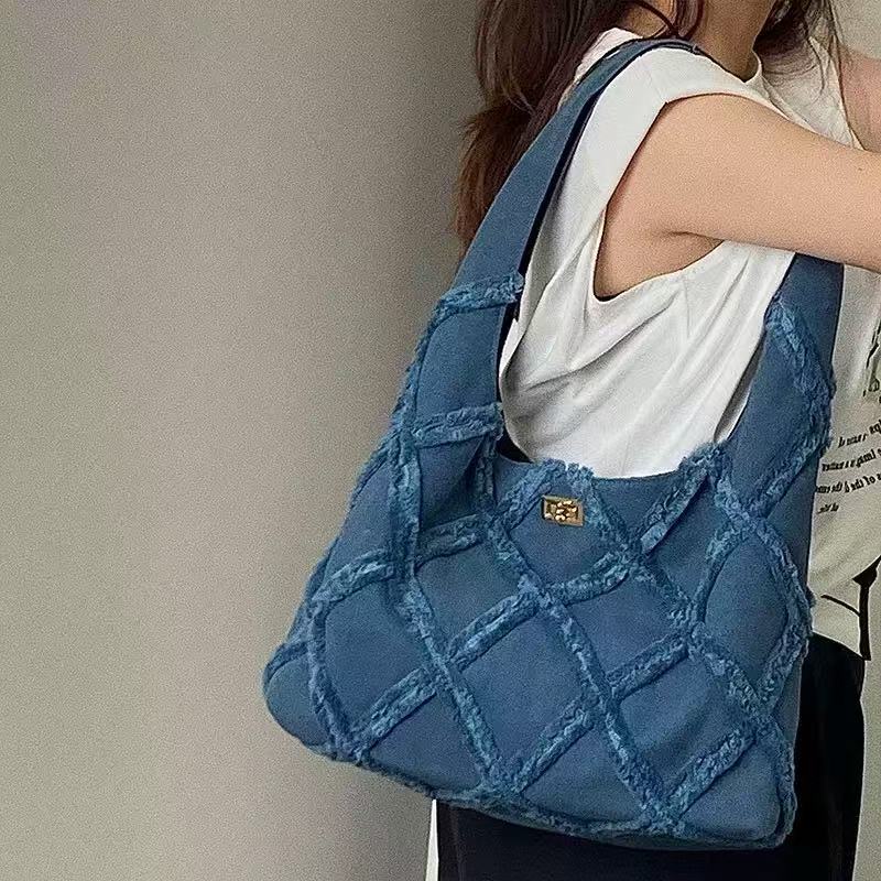 新款潮流牛仔帆布女包哥新街头流苏大容量单肩包时尚牛仔包包