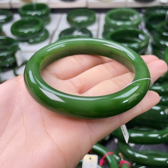 和田玉（碧玉）未镶嵌手镯