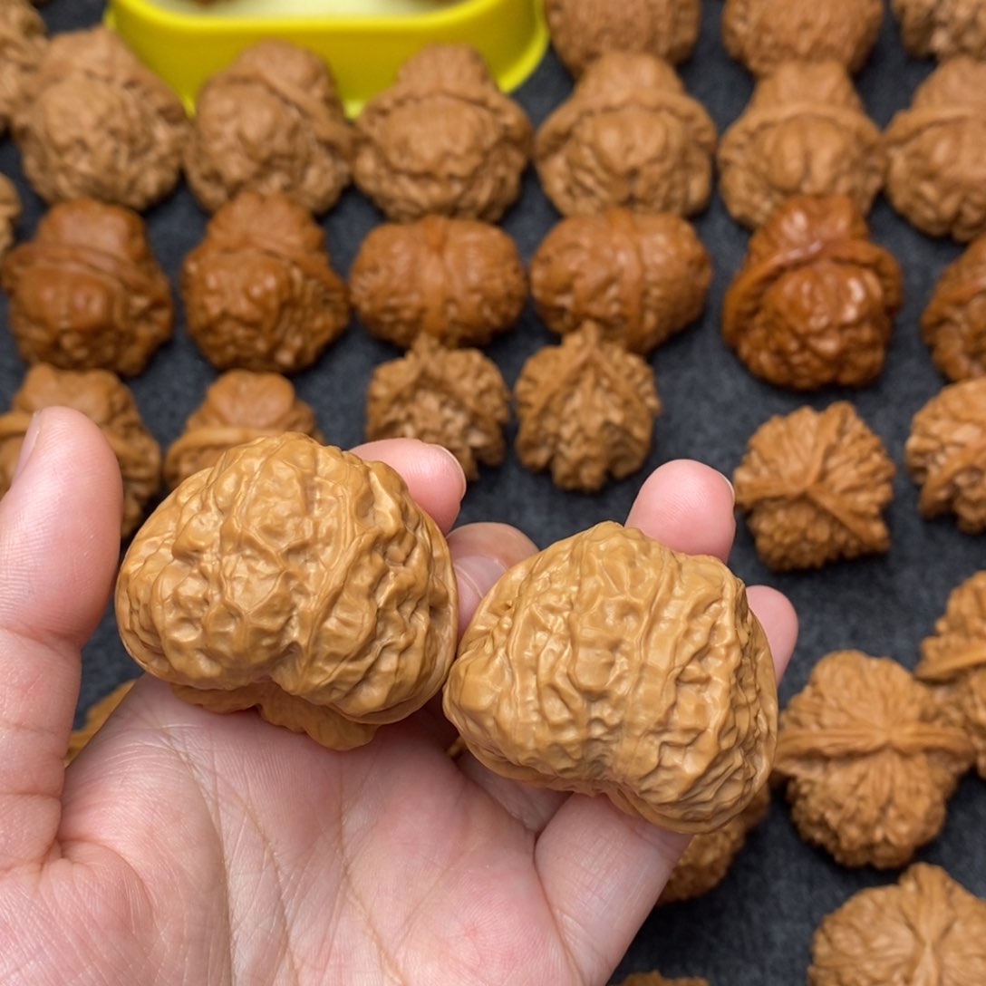 文玩核桃把件小**学蛤蟆40