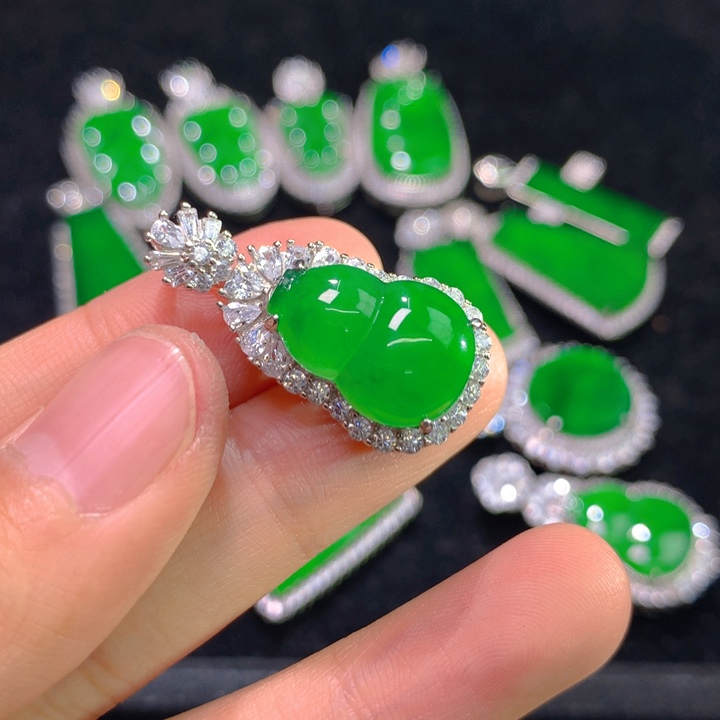 翡翠颈饰银S925镶嵌一个