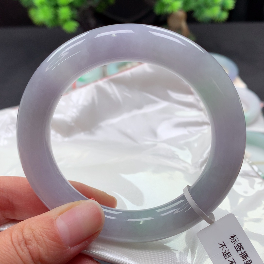 翡翠手镯未镶嵌55 56春彩圆条