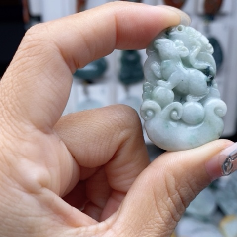 翡翠颈饰未镶嵌翡翠