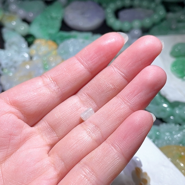 颈饰未镶嵌翡翠逆**上天