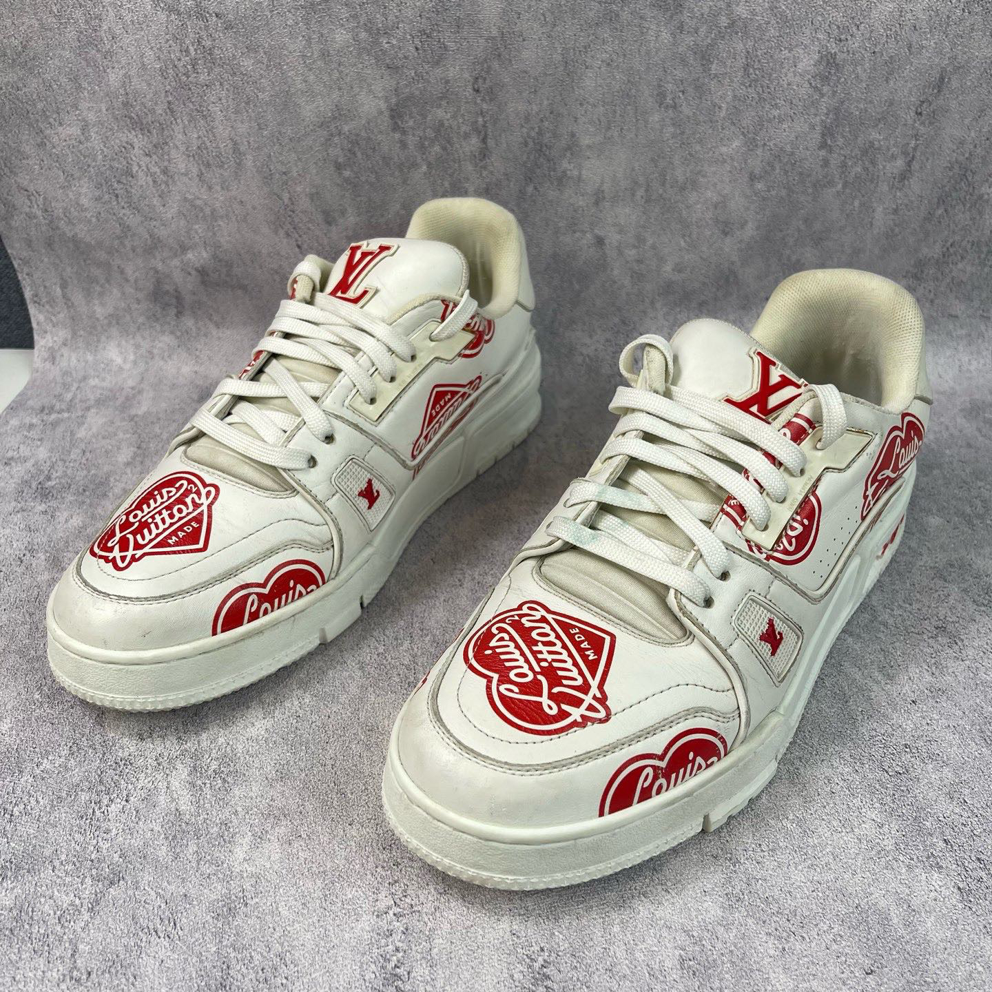 95新 LouisVuitton/路易威登 白色爱心Trainer潮鞋 41欧码 T293