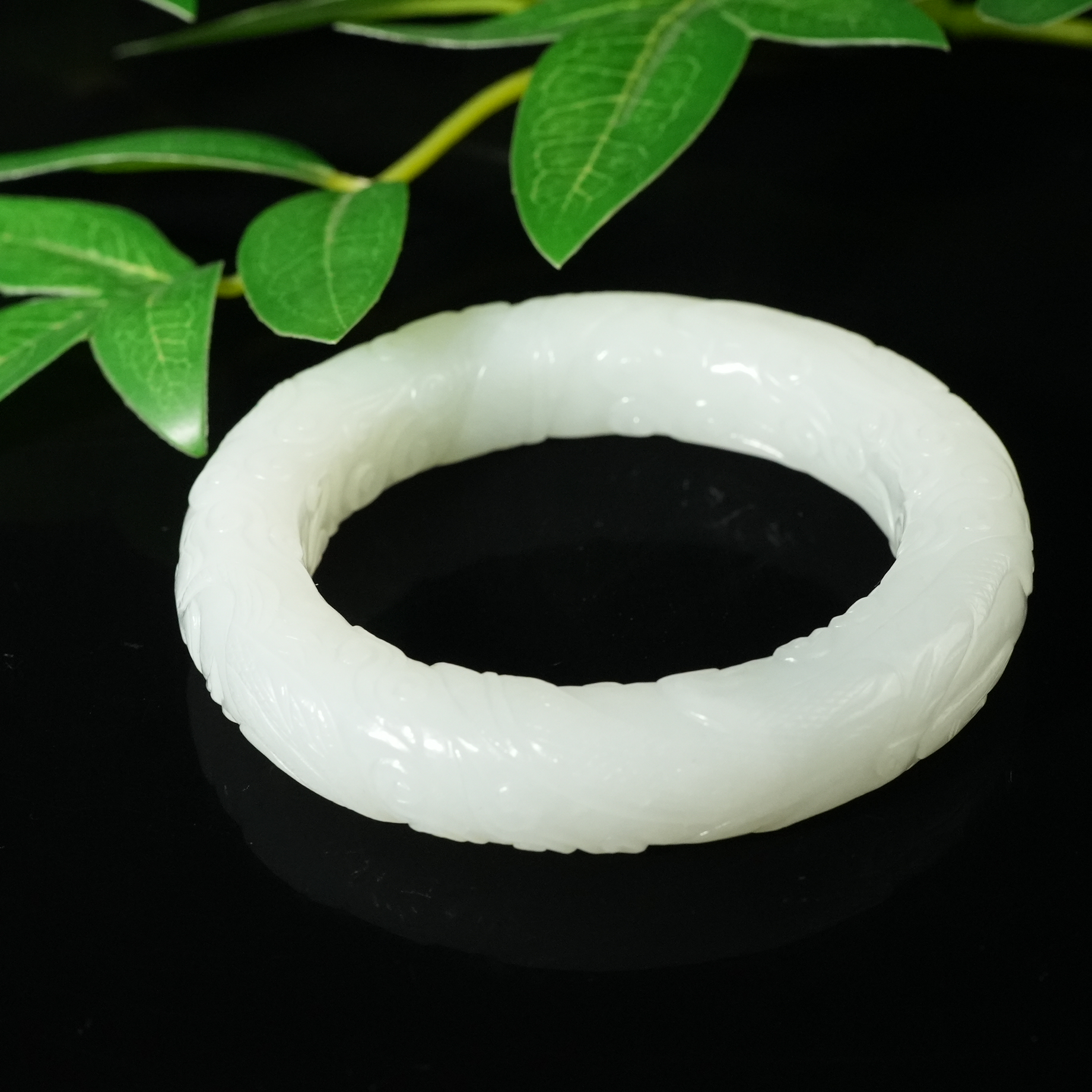 清代和田白玉龙纹手镯LFJ2504172038