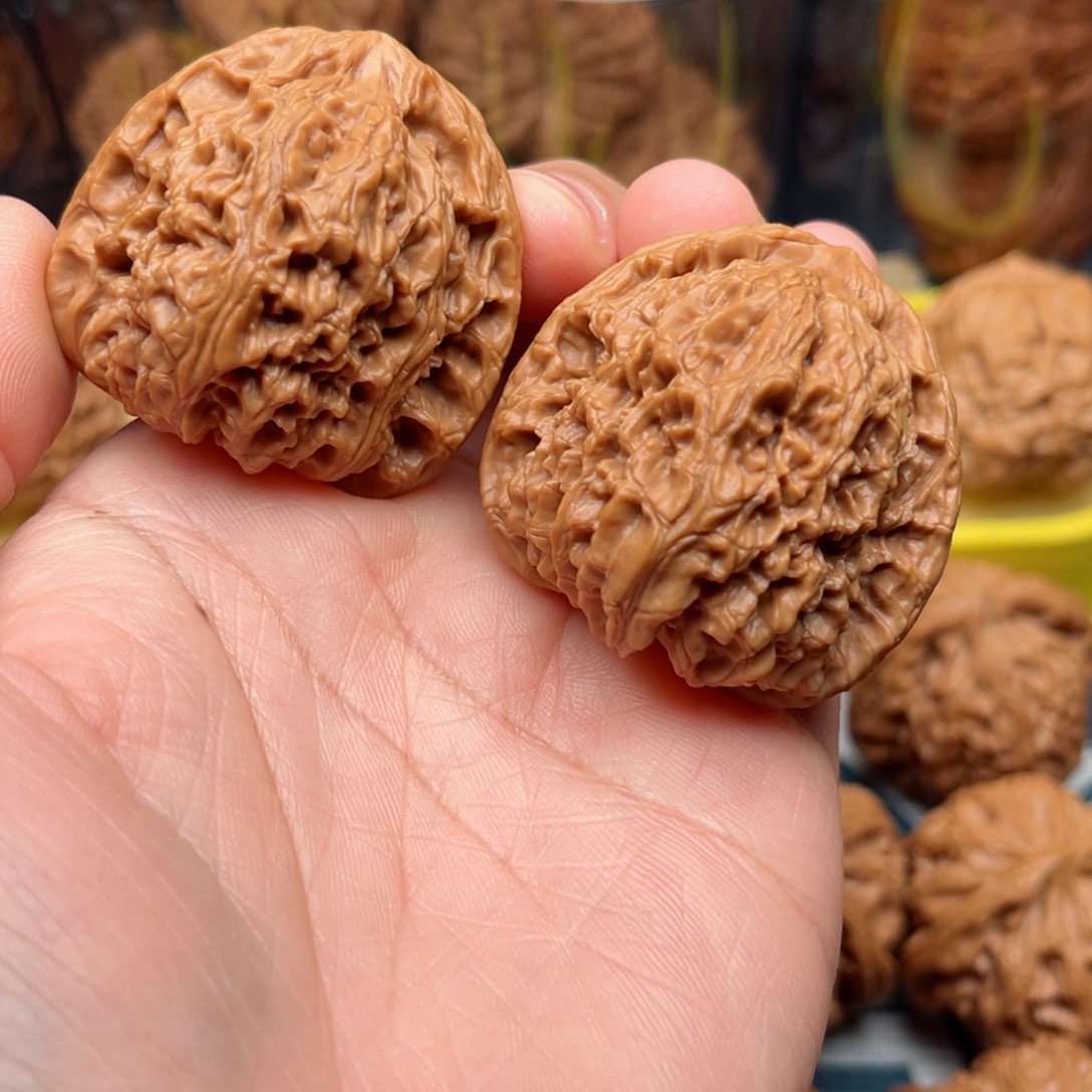 【闪购商品】桃木文玩核桃手把件40南疆