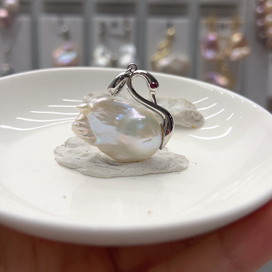 银S925镶嵌淡水珍珠耳饰