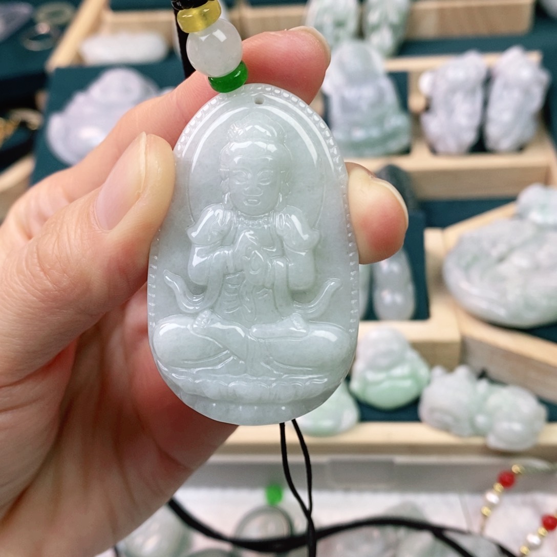 翡翠颈饰未镶嵌外****修大日如来