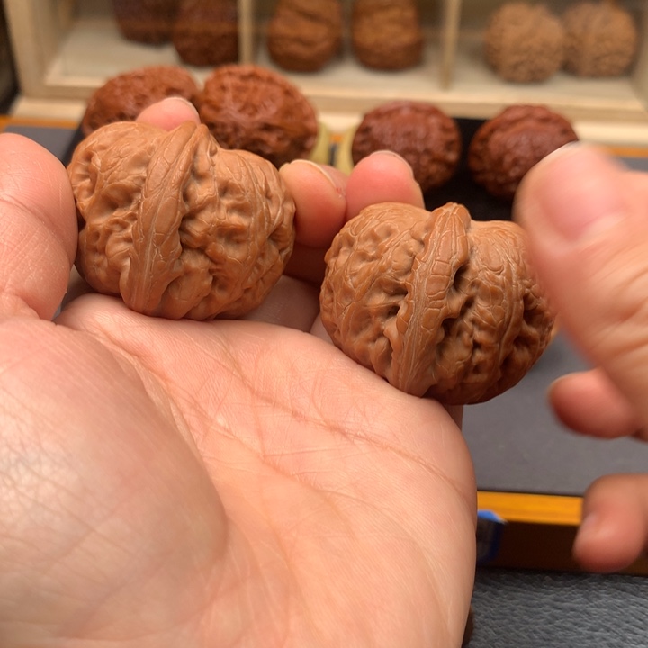 文玩核桃吊坠元宝