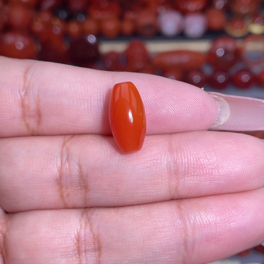 南红玛瑙未镶嵌保山桶珠卡7.7×15