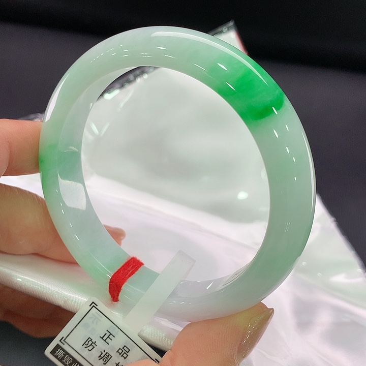 翡翠未镶嵌手镯正圈56-57