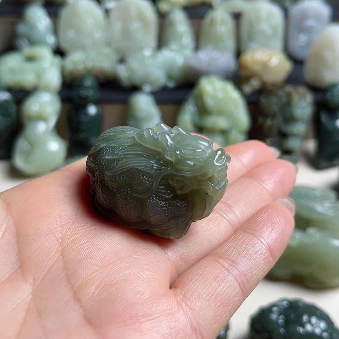 未镶嵌和田玉把件