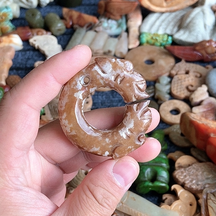 和田玉未镶嵌颈饰38