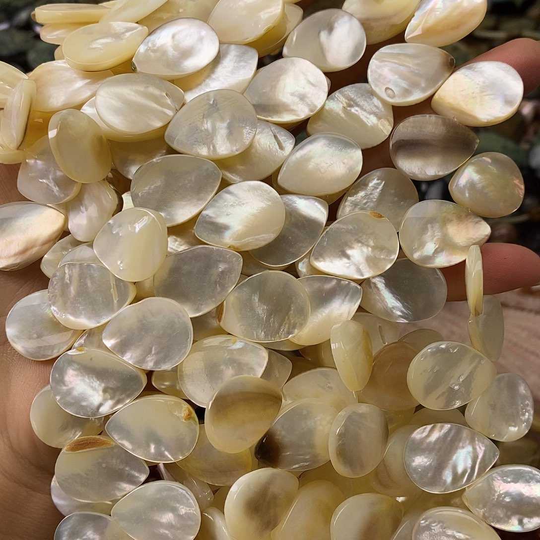 玛瑙/玉髓未镶嵌珠宝半成品贝一条
