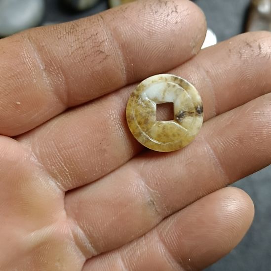 和田玉未镶嵌车挂