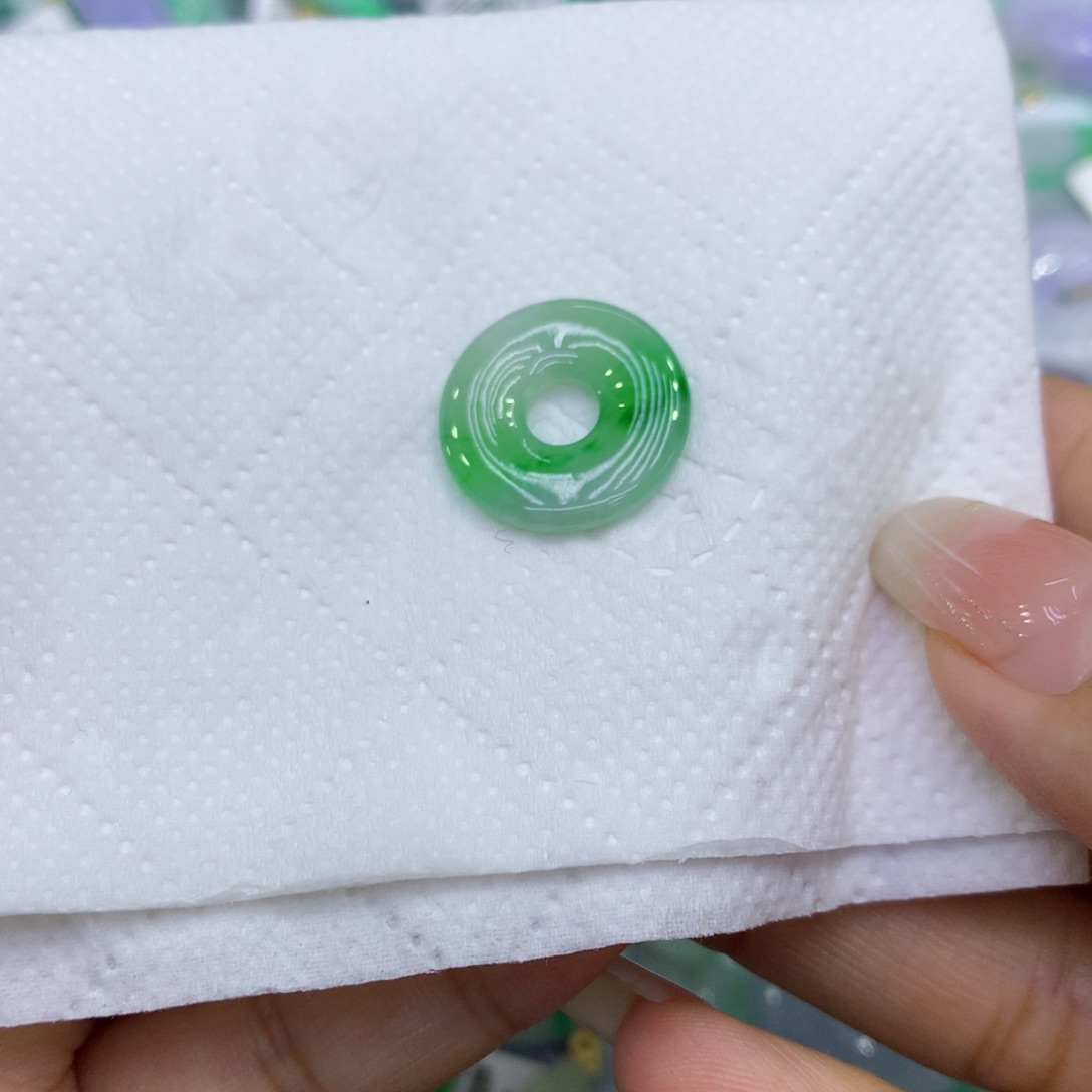 颈饰未镶嵌翡翠海****寓皮绳