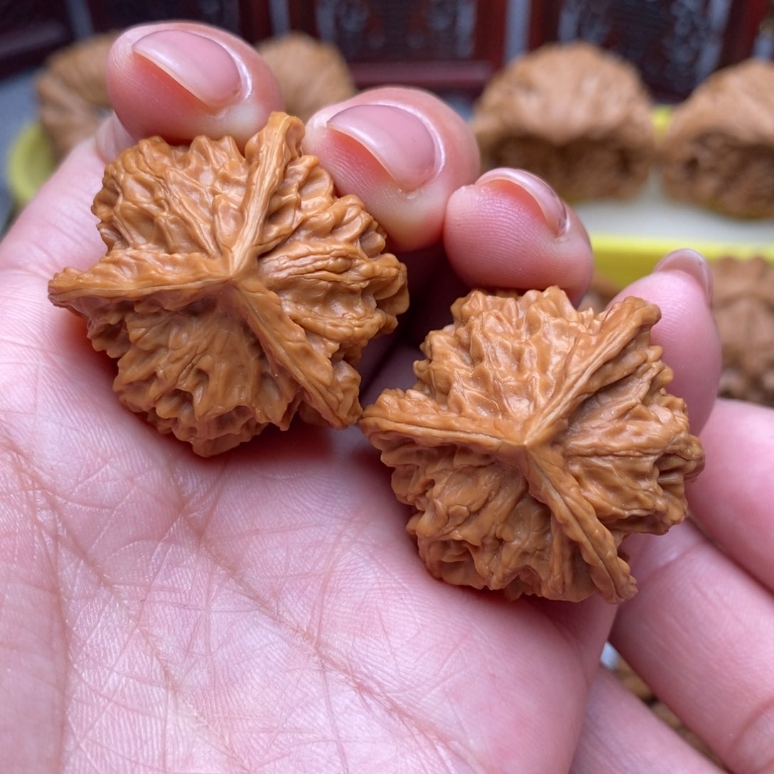 文玩核桃把件盘山三棱35