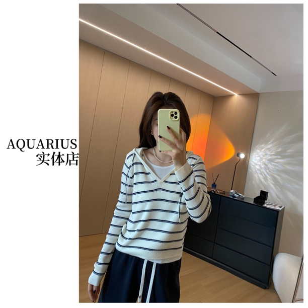 【AQUARIUS 】（纹序）韩系V领拼接针织条纹长袖上衣425