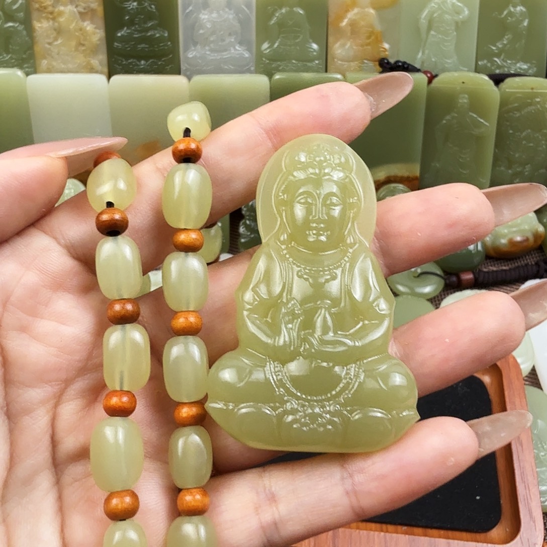 果绿色立体观音吊坠