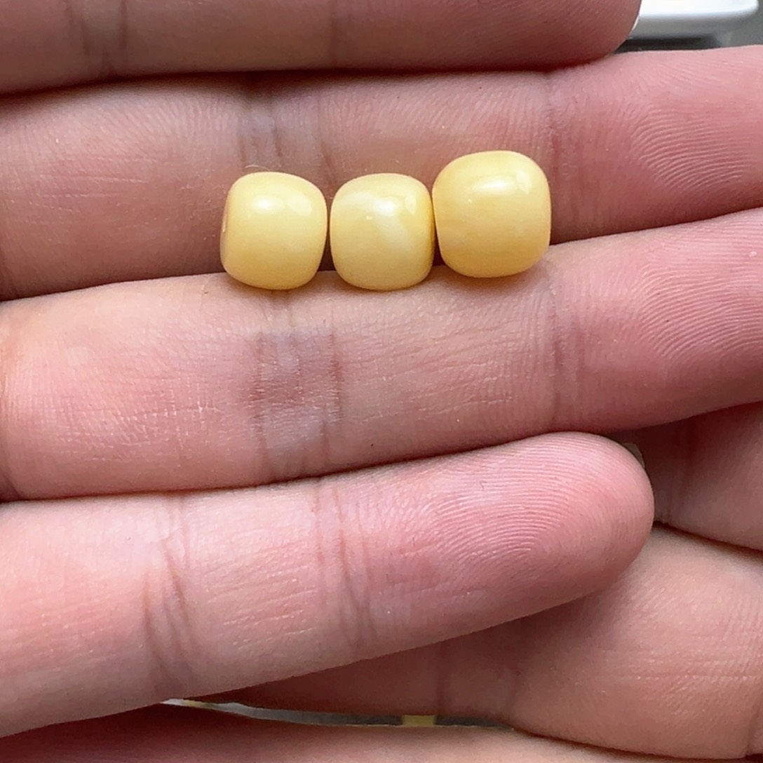 琥珀裸石未镶嵌w**w蜜蜡老型