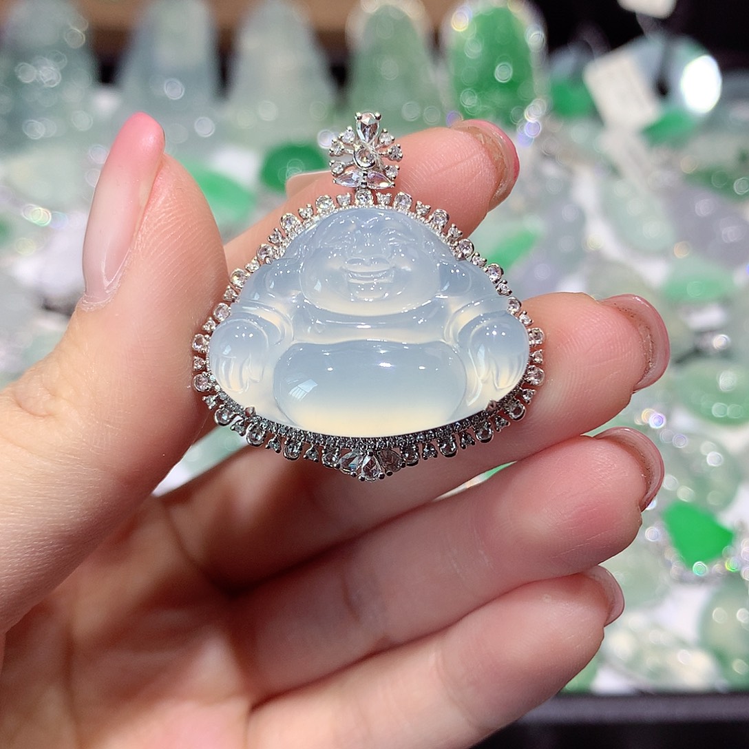 翡翠18K金镶嵌颈饰佛