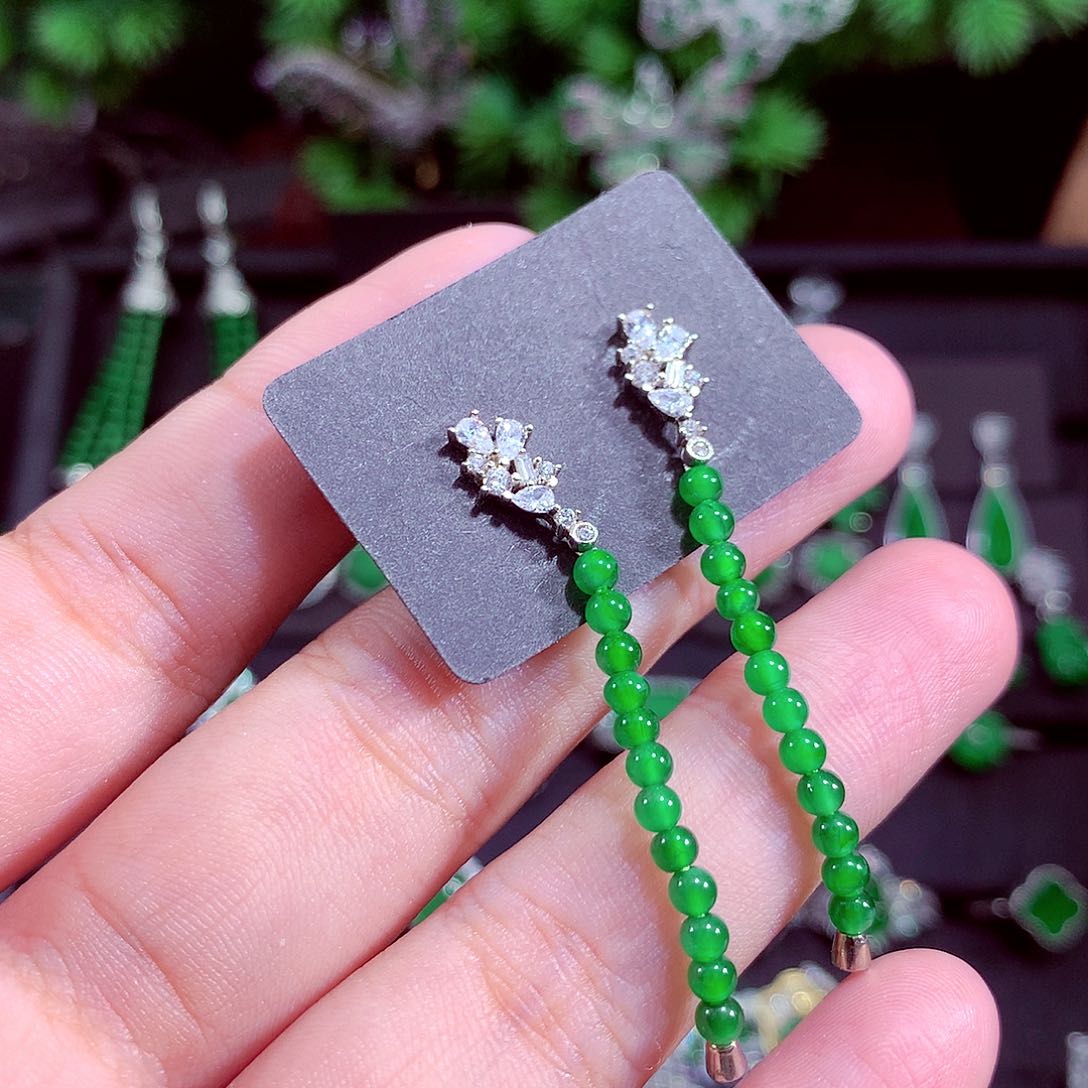 颈饰未镶嵌翡翠天然