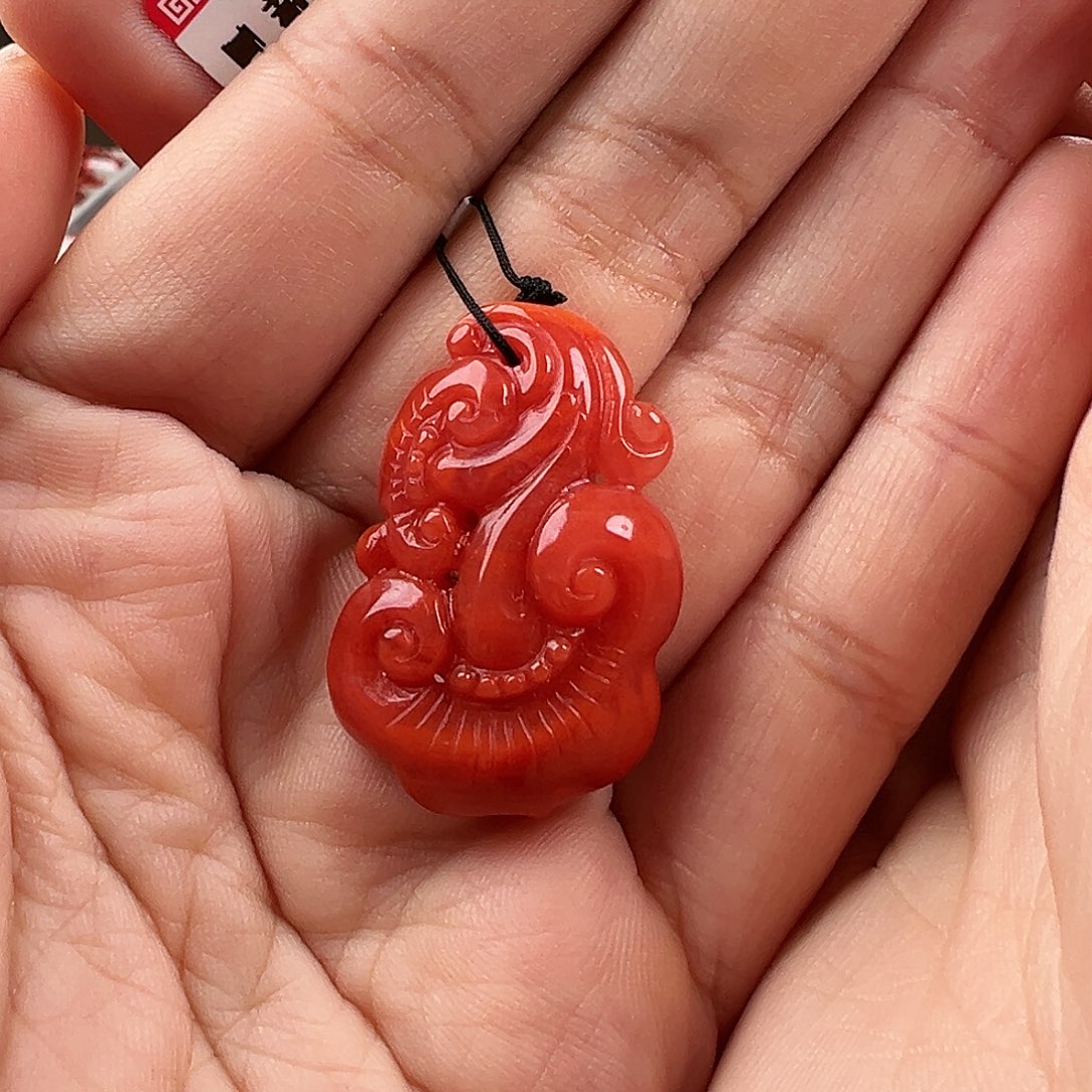 南红玛瑙吊坠未镶嵌