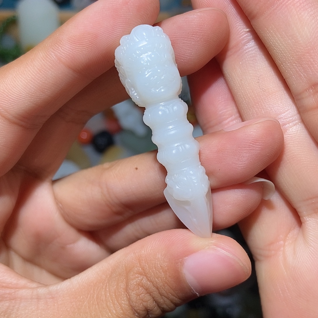 满***红和田玉未镶嵌颈饰