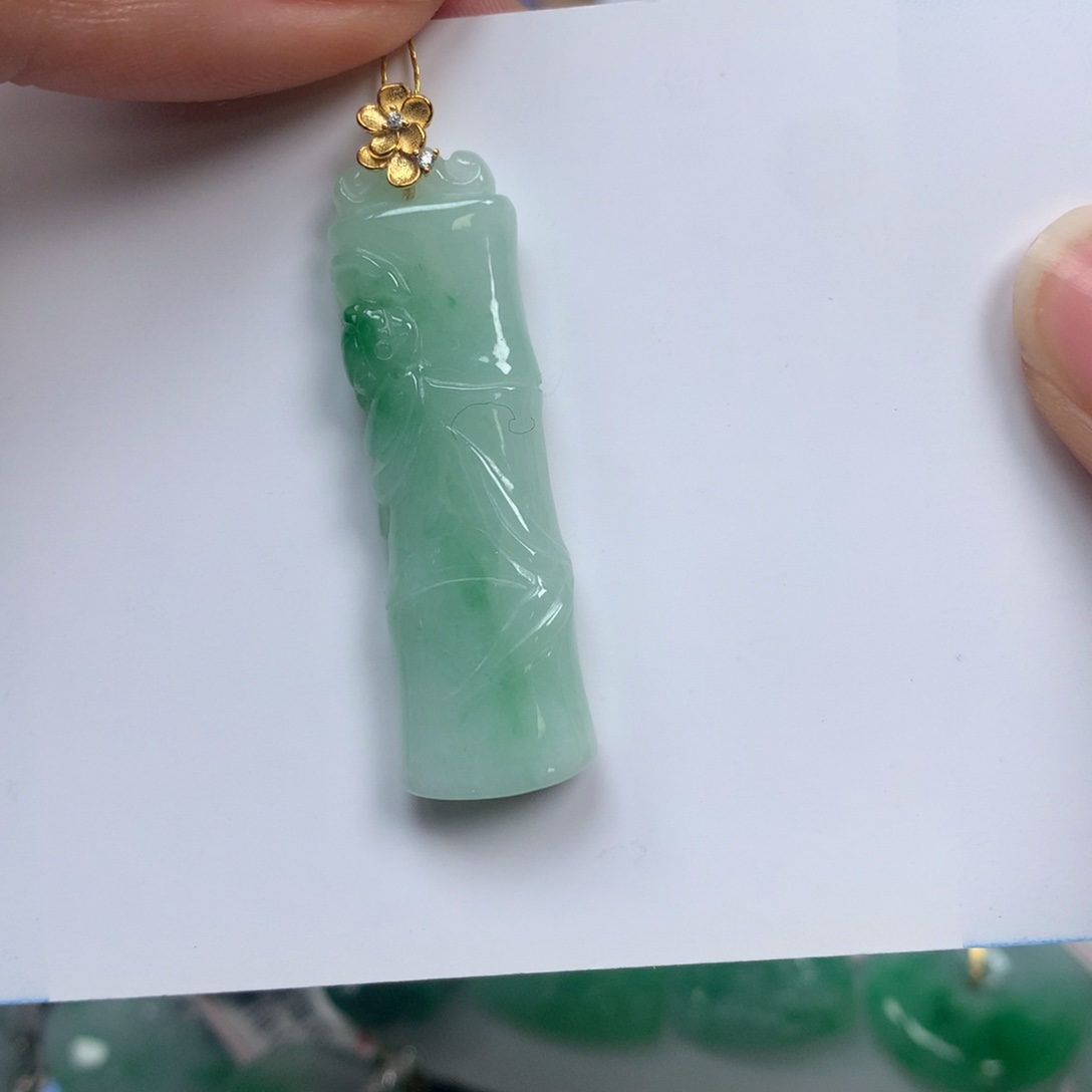 吊坠(不含链)未镶嵌翡翠