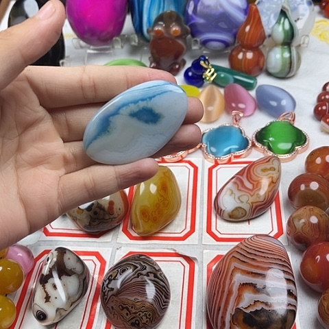 玛瑙/玉髓颈饰合金
