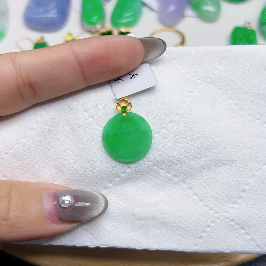 翡翠颈饰18K金镶嵌天然Ａ货翡翠