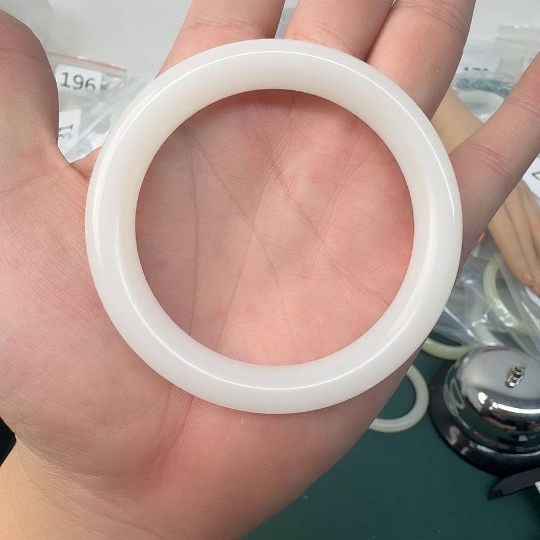 和田玉（糖玉）手镯未镶嵌39号手镯60圈口