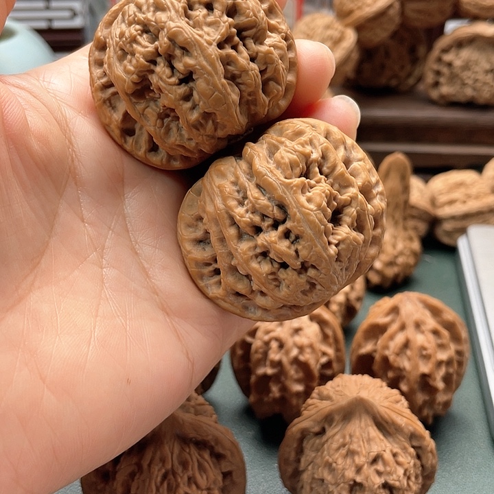 文玩核桃吊坠兔*-45大粗筋