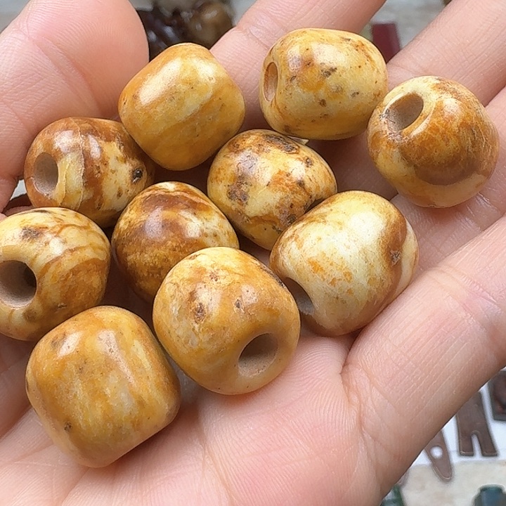 和田玉（糖玉）车挂未镶嵌