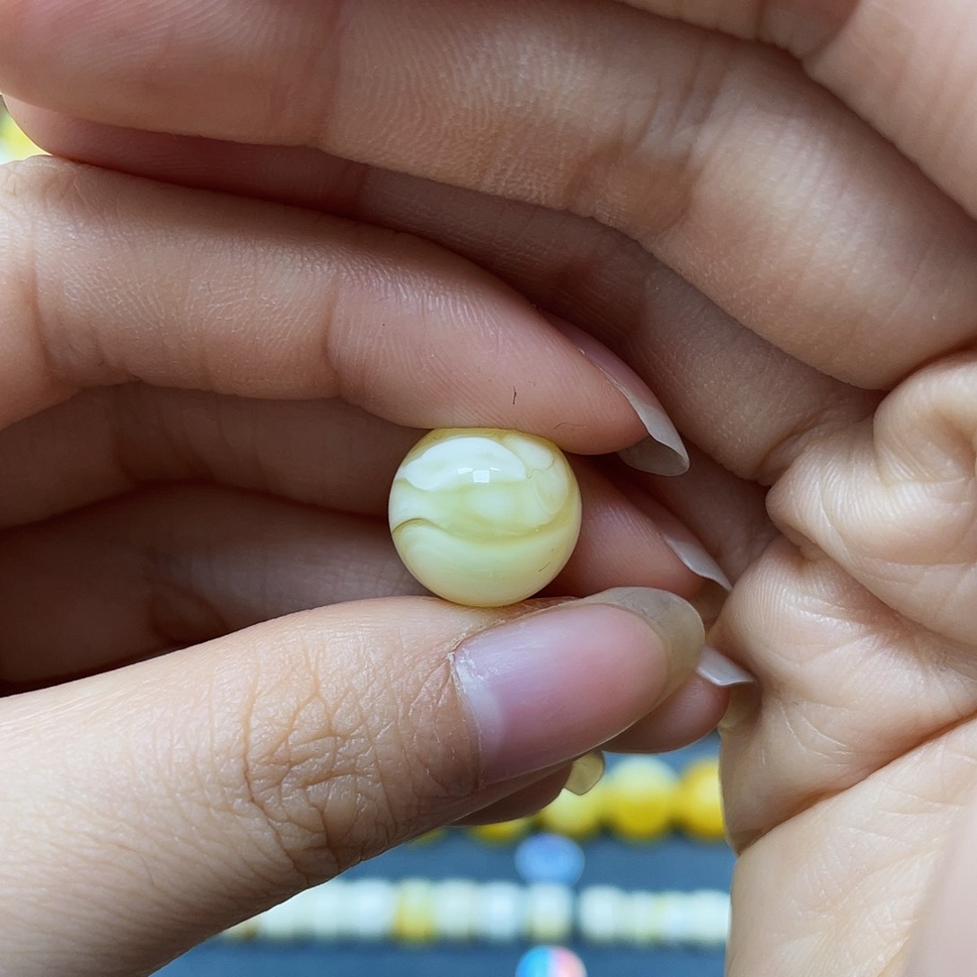 蜜蜡裸石未镶嵌圆珠13.3mm