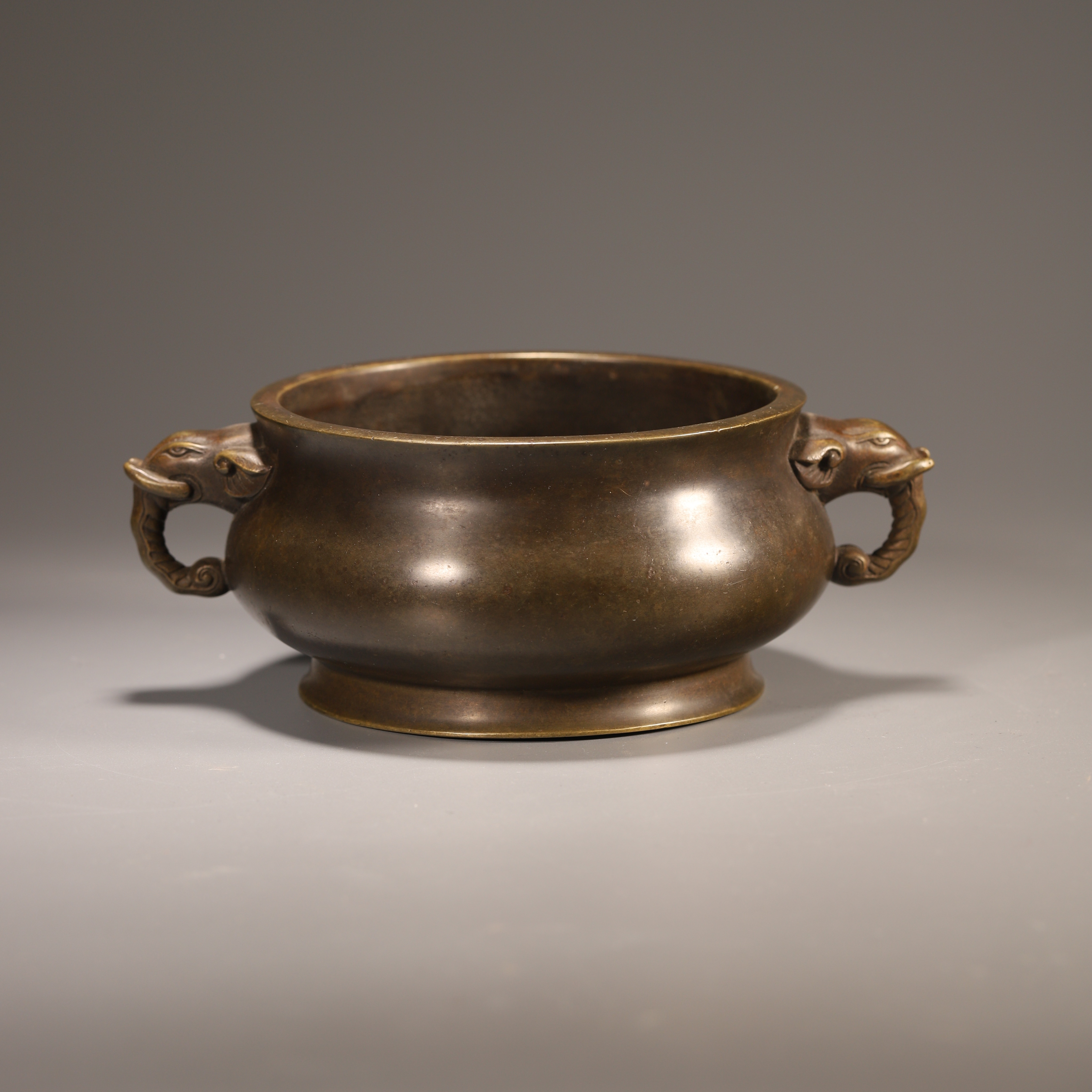 Lot24清代 象耳铜炉