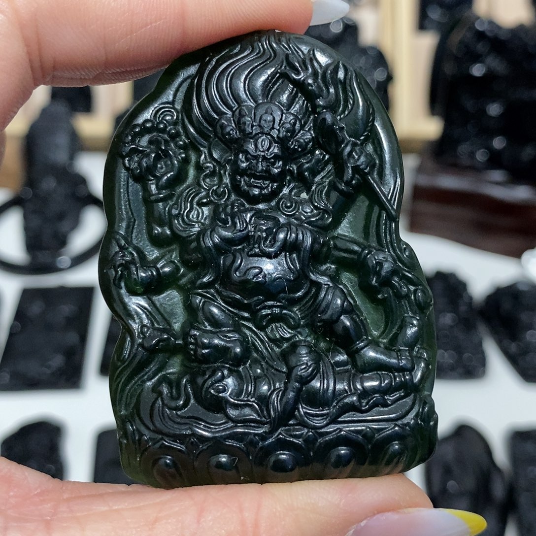 ****点岫玉未镶嵌纯天然岫玉颈饰