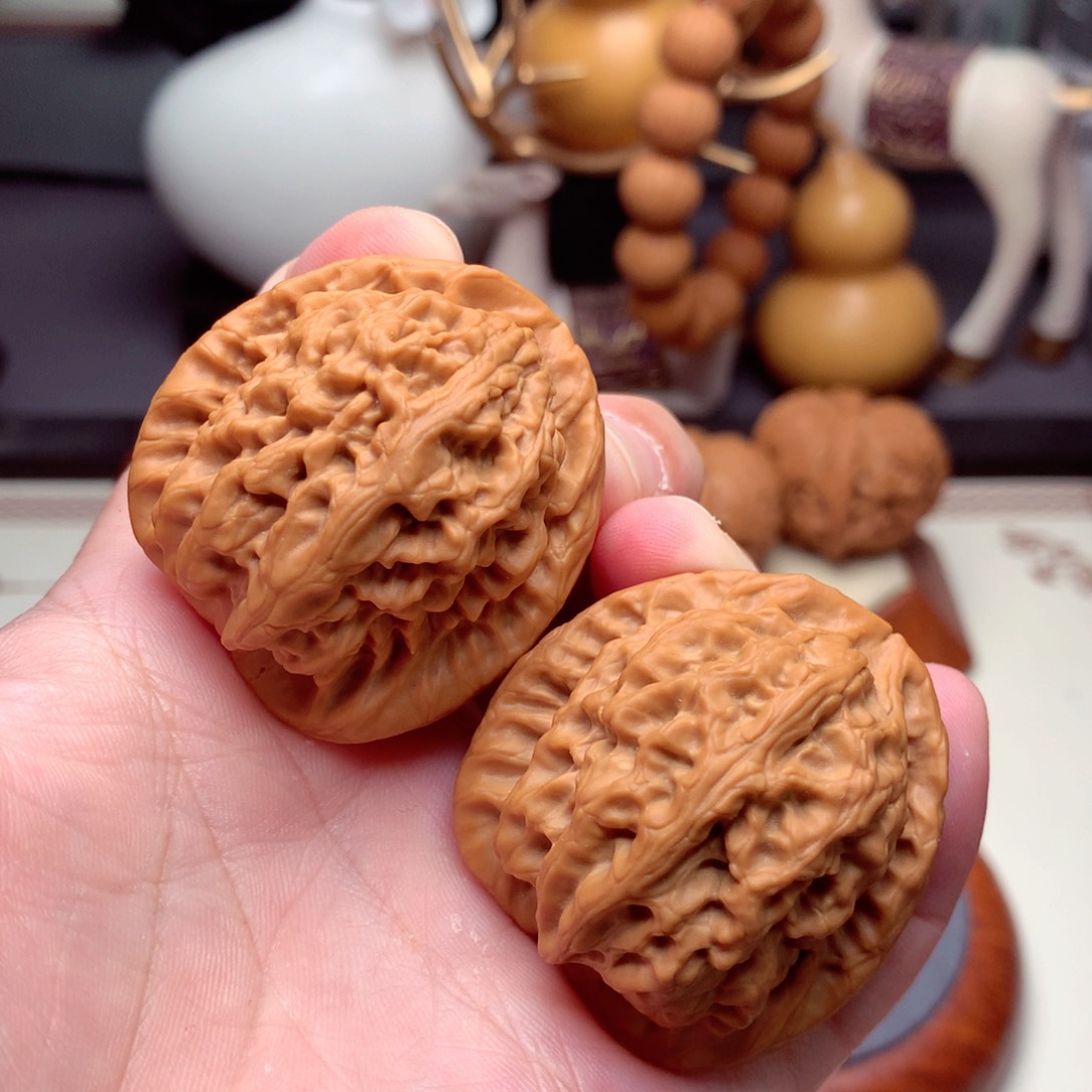 文玩核桃把件红锦鲤全品  1号