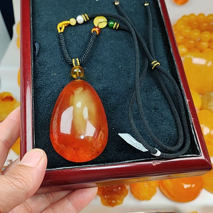 蜜蜡吊坠(赠链)未镶嵌