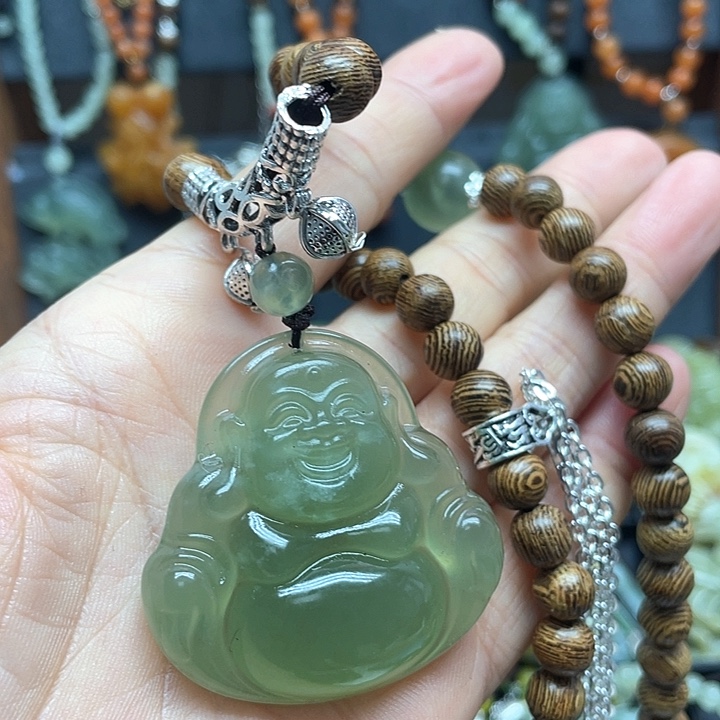 未镶嵌蛇纹石玉颈饰